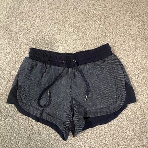 Athleta Navy White Double layer Fall Pinstripe Drawstring Shorts – Size 0
